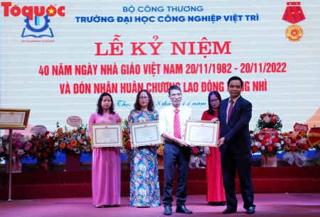 TS. Lê Quang Tuyến – Không ngừng học tập, sáng tạo và cống hiến vì sự nghiệp giáo dục